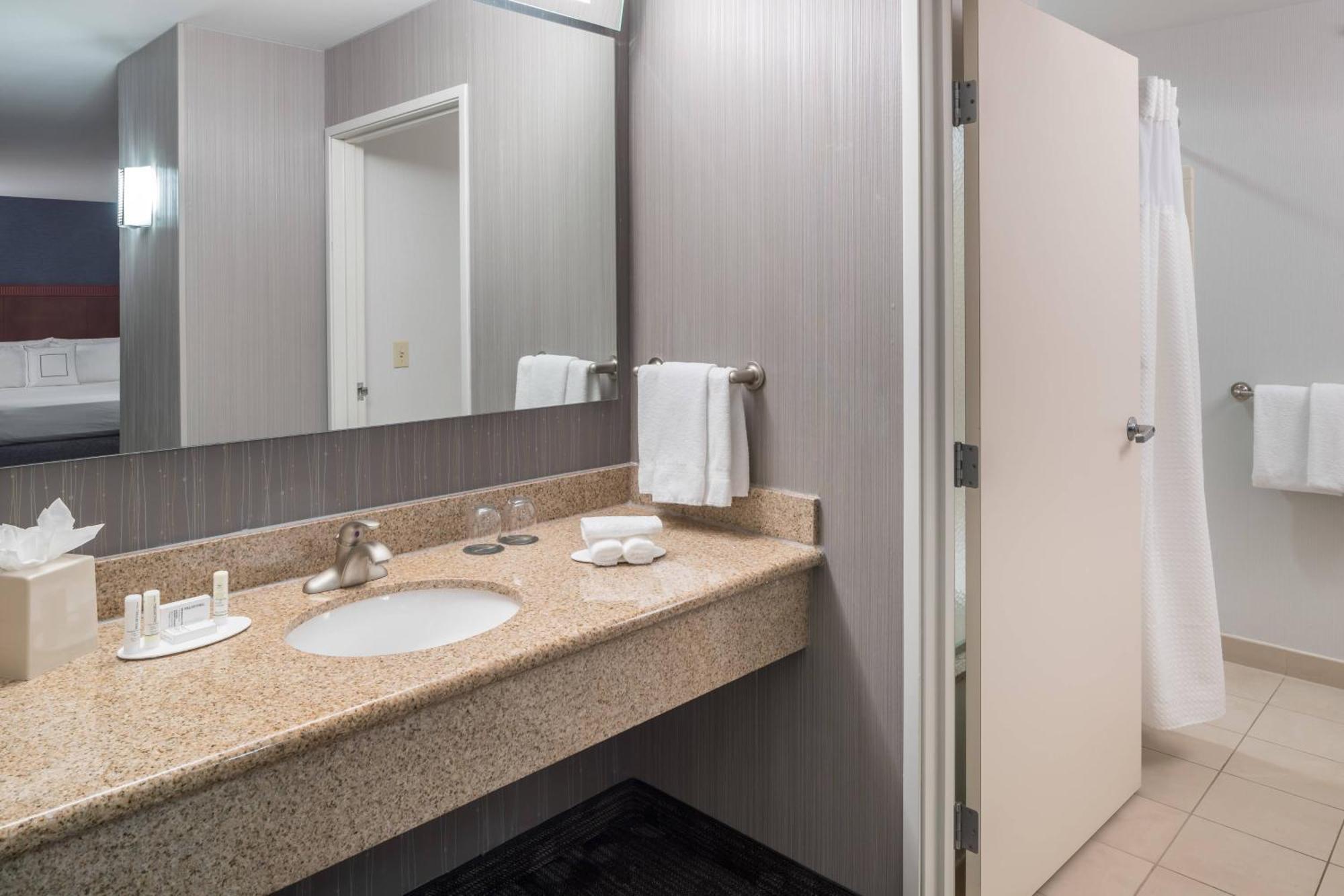 Hotel Courtyard By Marriott West Orange Exterior foto
